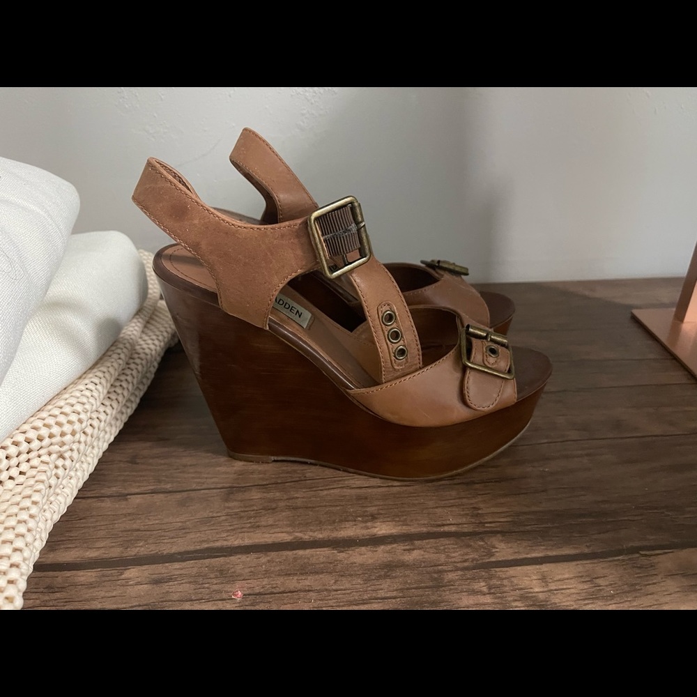 Steve Madden Brown Wedge Size 8